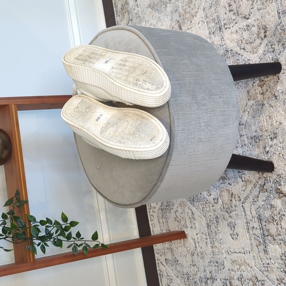 Sneakers - Picture 5 of 5